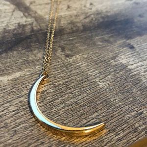 GOLD HALF MOON NECKLACE